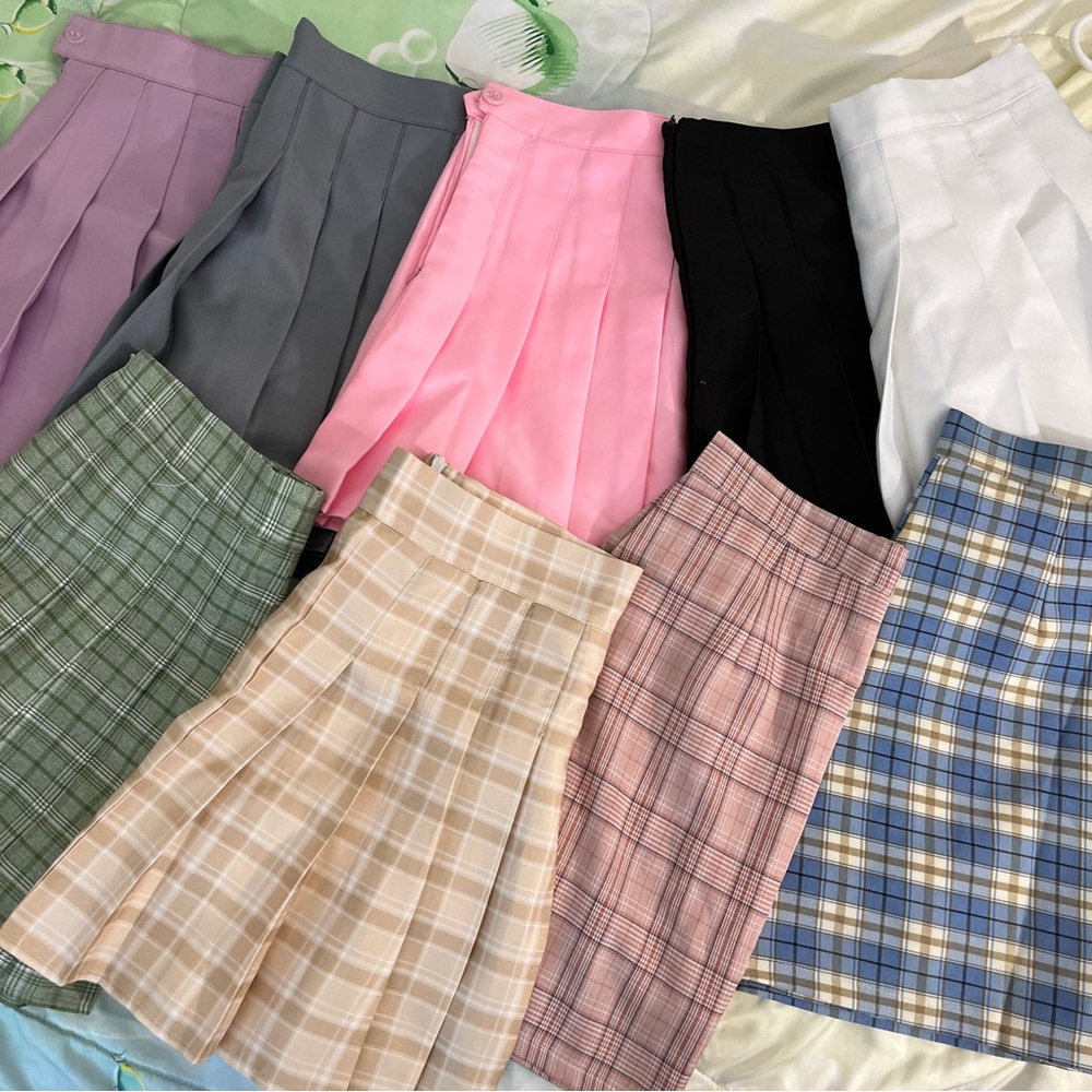 Pleated skirt (bundle of 8)